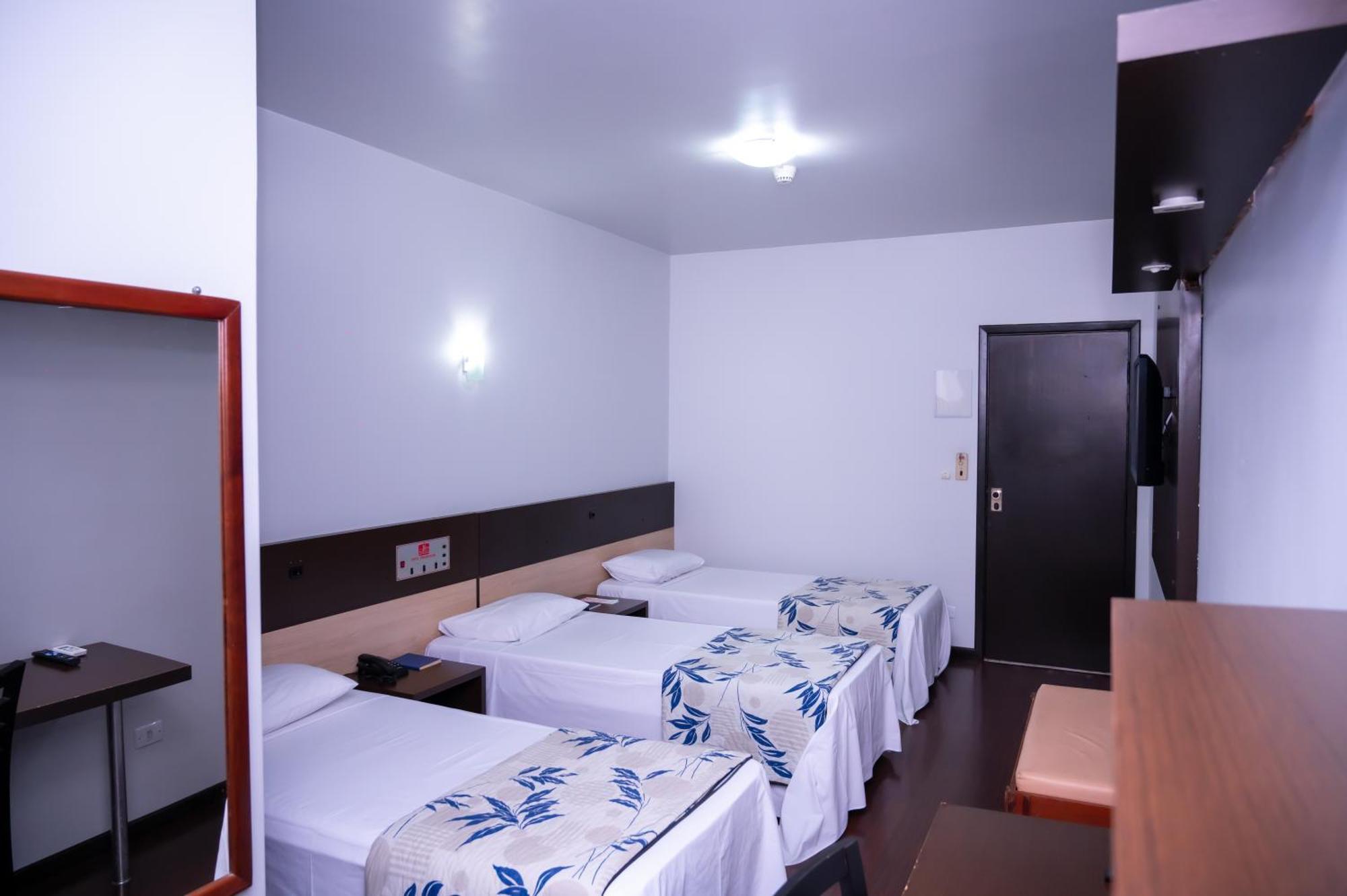 Hotel 365 库亚巴 外观 照片