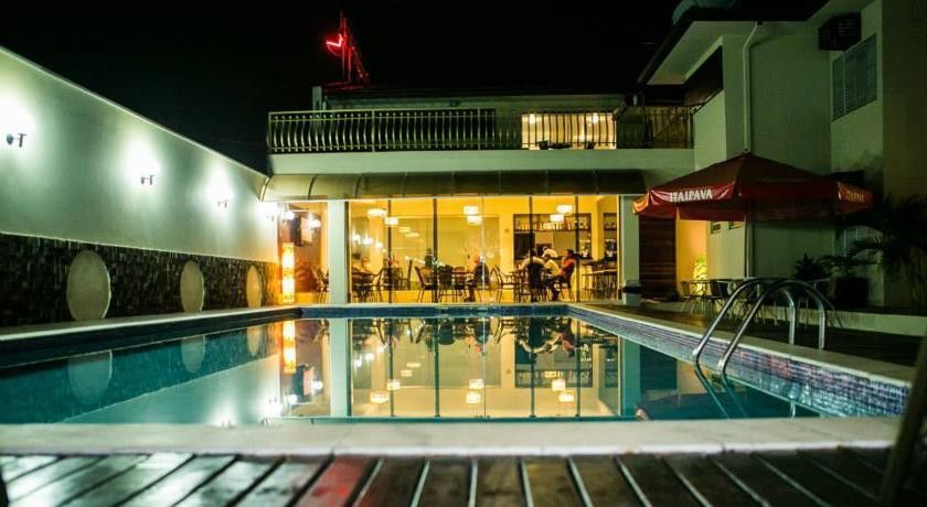 Hotel 365 库亚巴 外观 照片