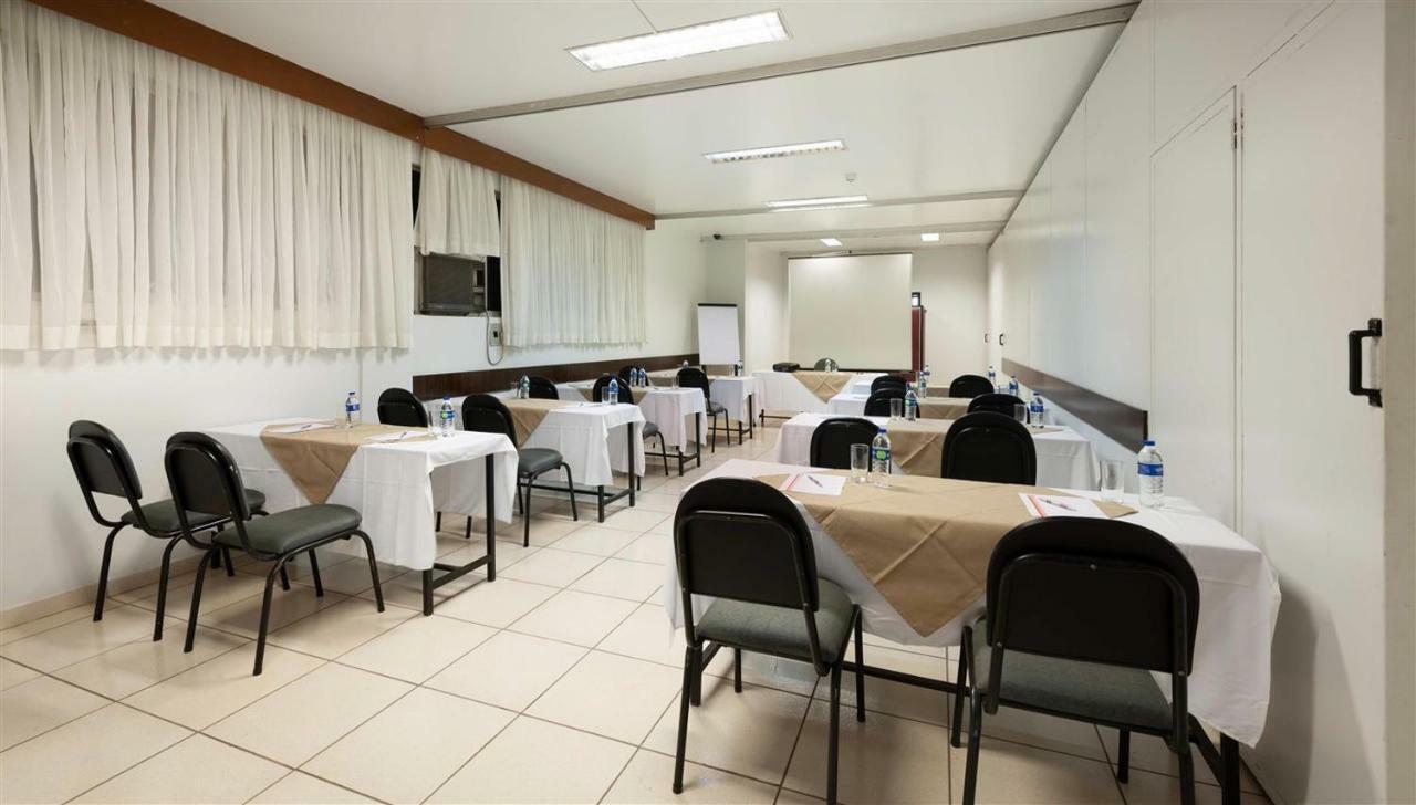 Hotel 365 库亚巴 外观 照片
